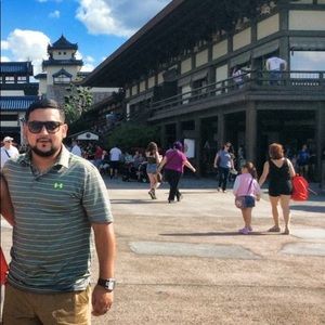 Meet your Posher, Rene